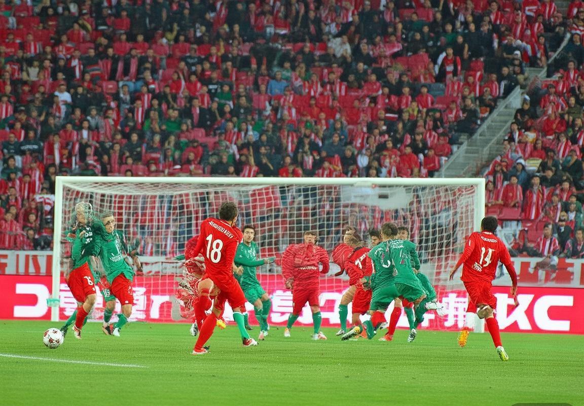 2015中超申花申鑫巅峰对决：激情与经典回顾(图3)